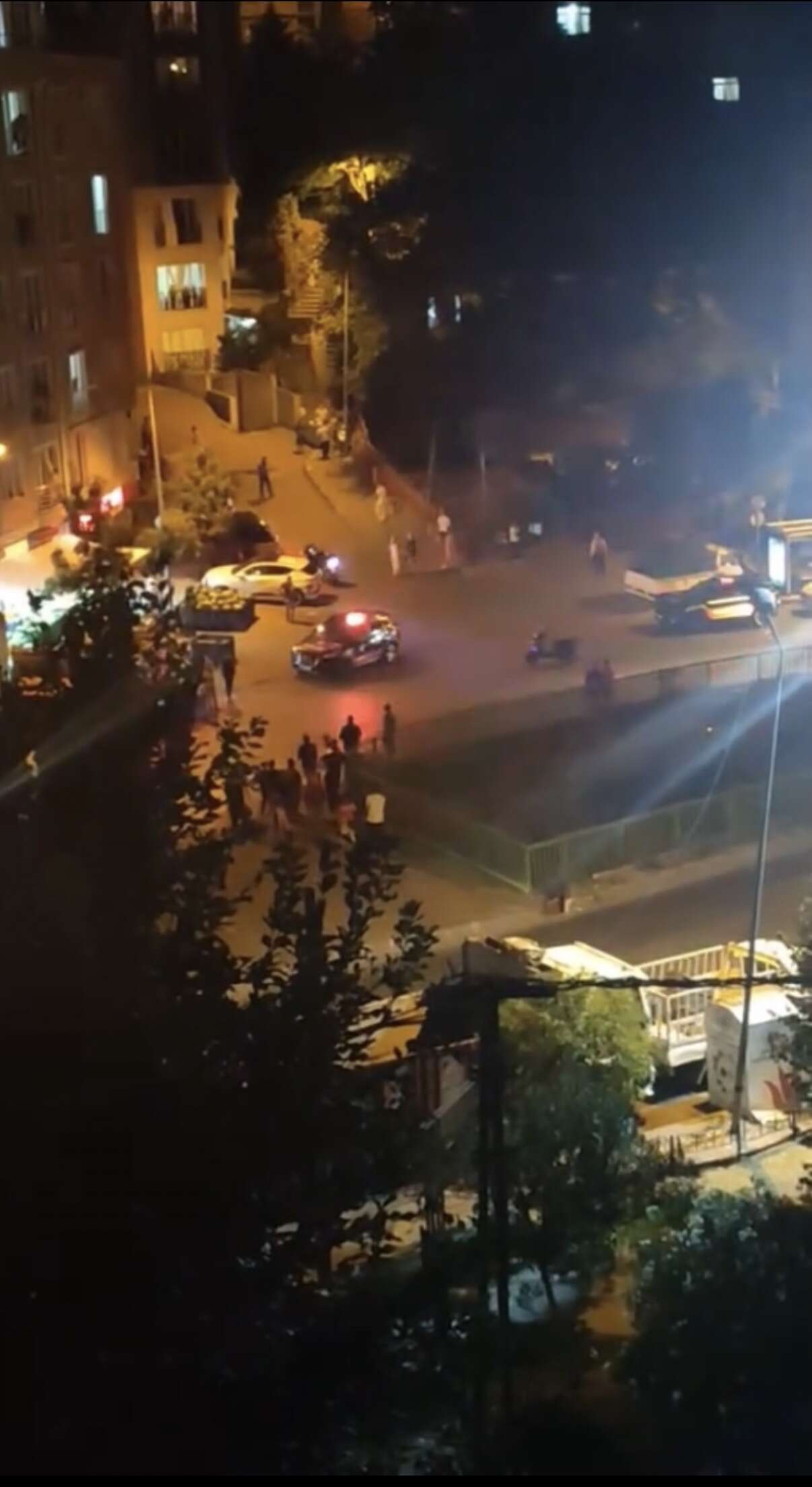 Çöp atma meselesinde kan aktı! Ablanın burnu kırıldı, kardeşi bıçaklandı 2
